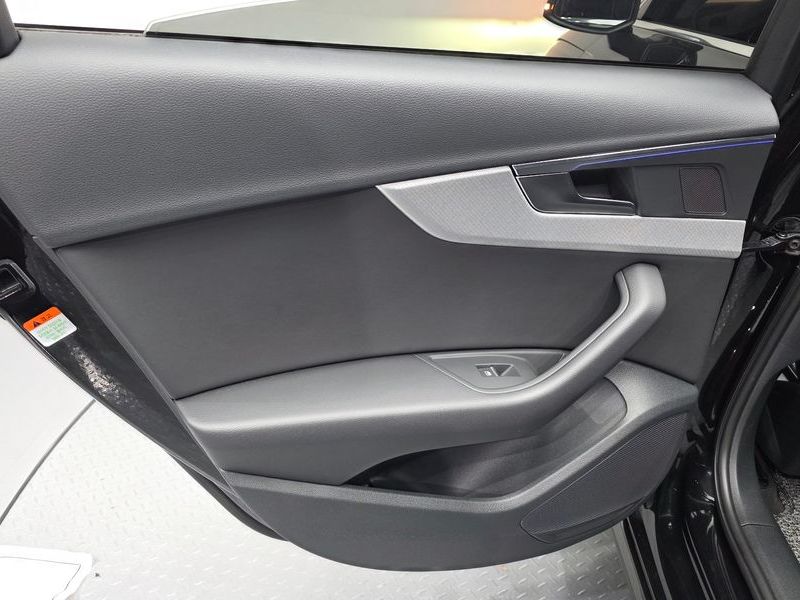 2023 Audi A4 40 TFSI photo 25