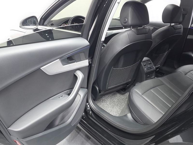 2023 Audi A4 40 TFSI photo 26