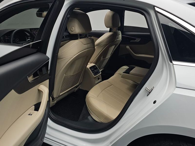 2023 Audi A4 40 TFSI Premium photo 11