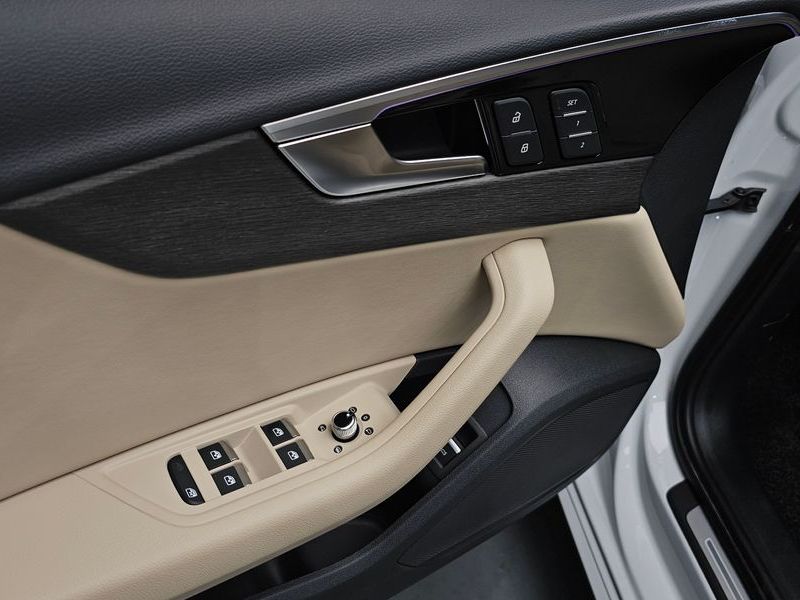 2023 Audi A4 40 TFSI Premium photo 17