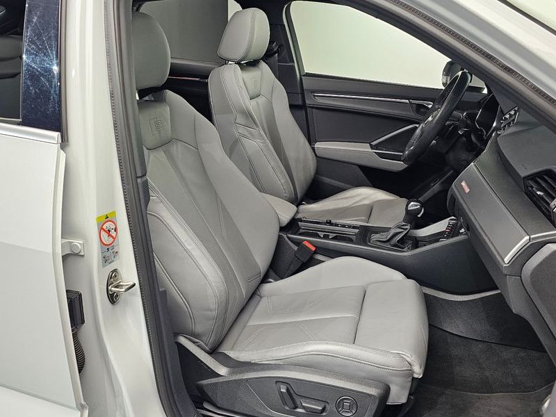 2023 Audi Q3 35 TDI Premium Sportback photo 11