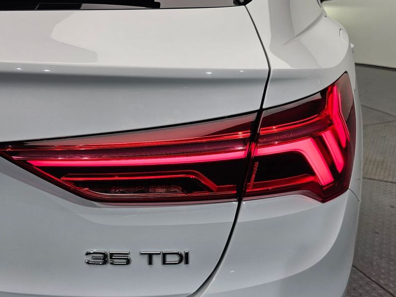2023 Audi Q3 35 TDI Premium Sportback photo 23