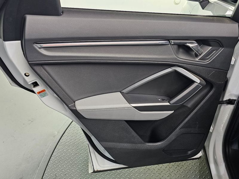 2023 Audi Q3 35 TDI Premium Sportback photo 25
