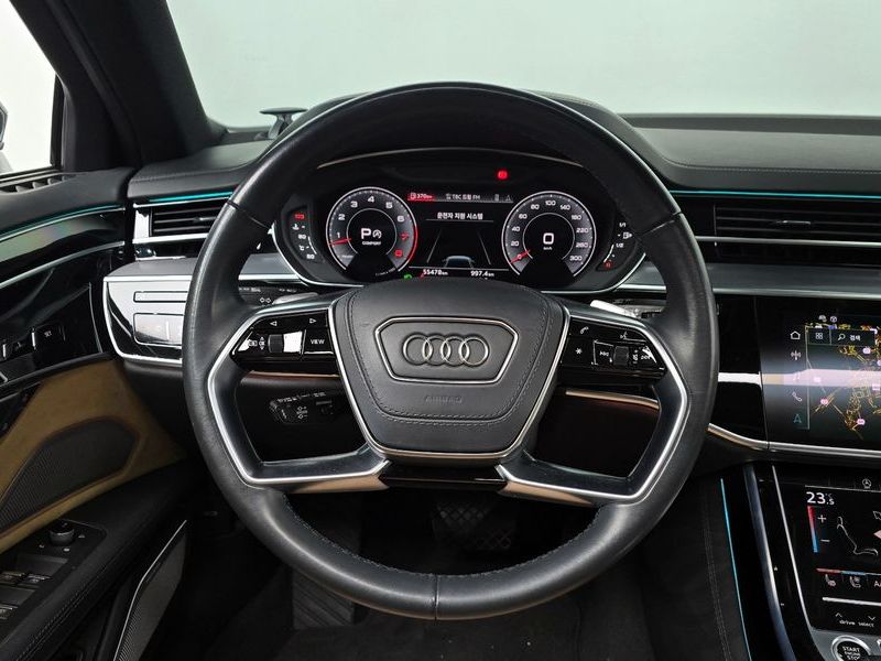 2021 Audi A8 55 TFSI Quattro LWB photo 13