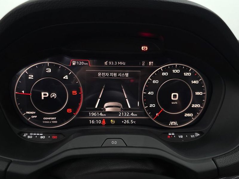 2023 Audi Q2 35 TDI Premium photo 8