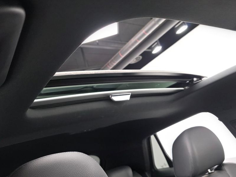 2023 Audi Q2 35 TDI Premium photo 17