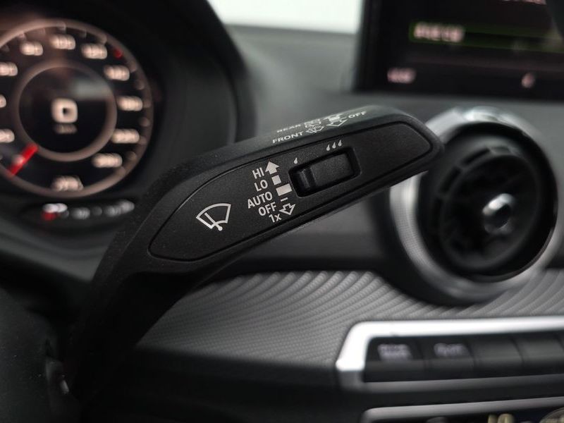 2023 Audi Q2 35 TDI Premium photo 18