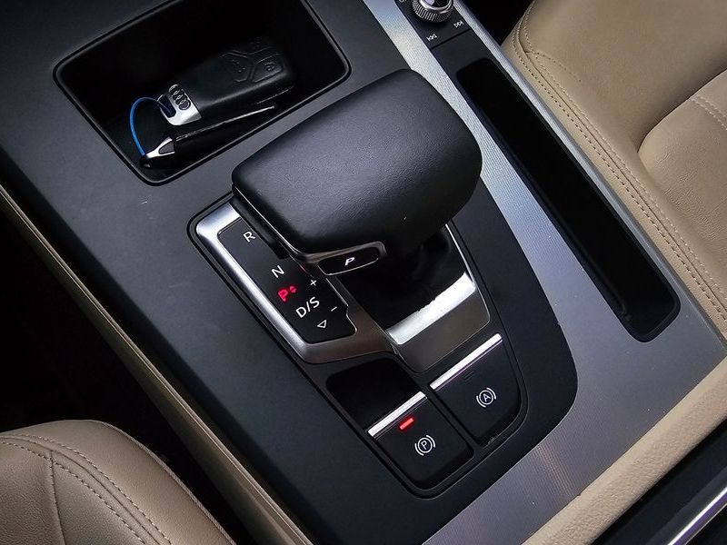 2023 Audi Q5 40 TDI Quattro Sportback photo 9