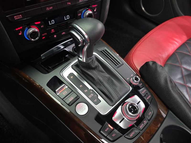 2013 Audi A4 2.0 TDI Quattro Prestige B8 photo 9
