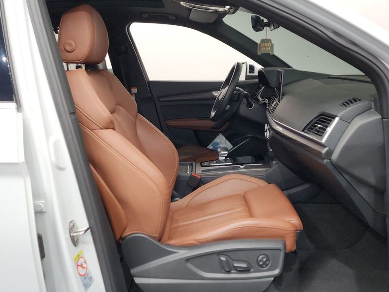 2023 Audi Q5 40 TDI Quattro Premium Sportback photo 11