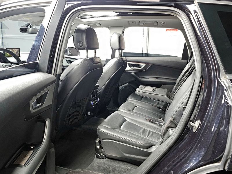 2019 Audi Q7 45 TFSI Quattro photo 11