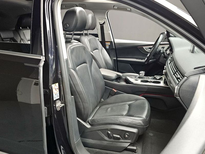 2019 Audi Q7 45 TFSI Quattro photo 12