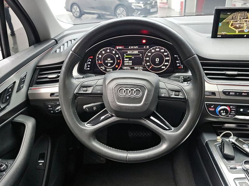 2019 Audi Q7 45 TFSI Quattro photo 13