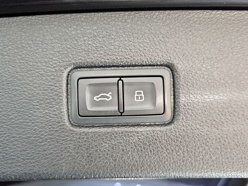 2019 Audi Q7 45 TFSI Quattro photo 18