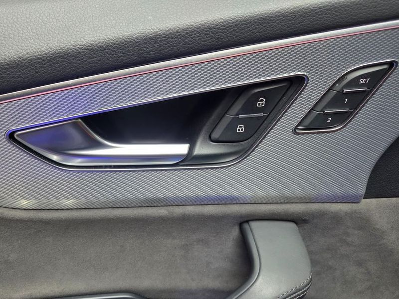 2021 Audi Q8 45 TDI Quattro Premium photo 15