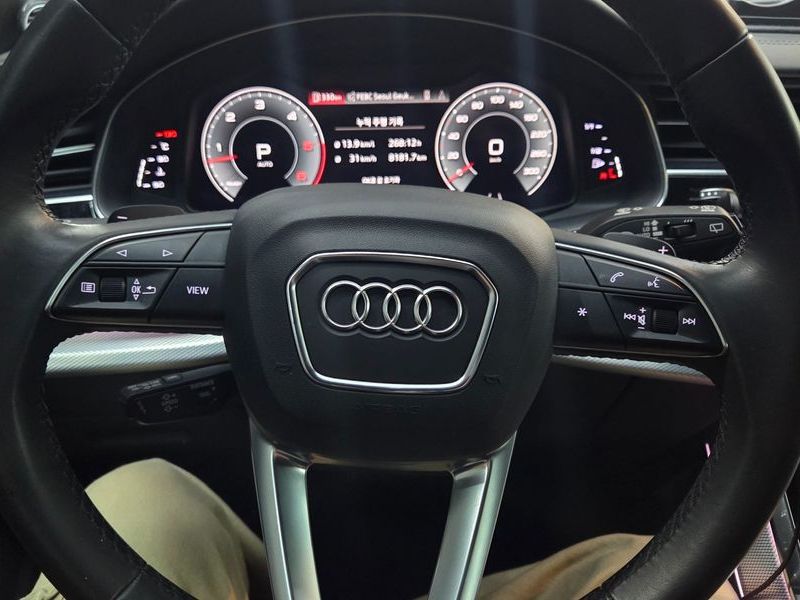 2021 Audi Q8 45 TDI Quattro Premium photo 18