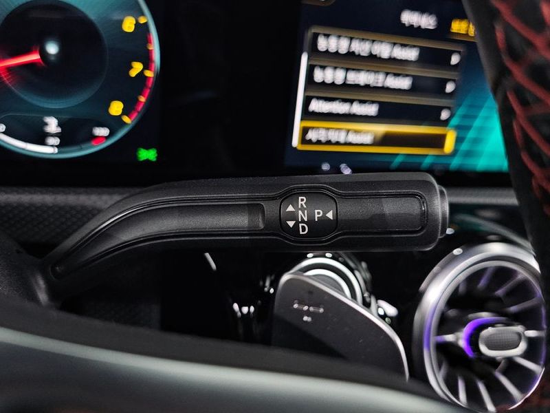 2021 Mercedes-Benz A-Class CLA250 4MATIC photo 9