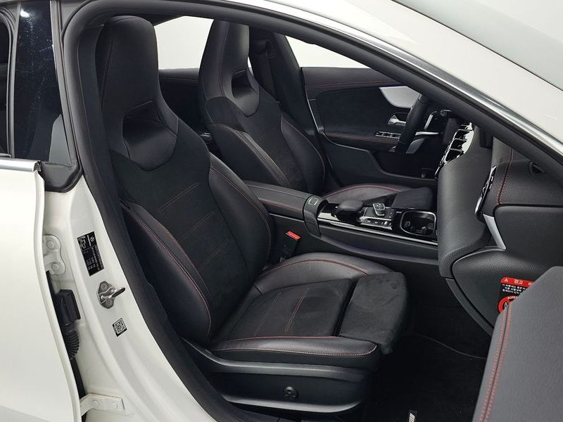 2021 Mercedes-Benz A-Class CLA250 4MATIC photo 11