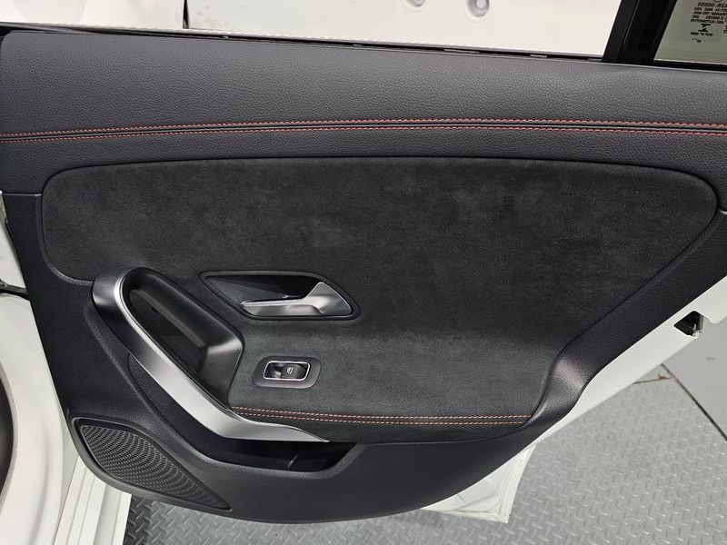 2021 Mercedes-Benz A-Class CLA250 4MATIC photo 25
