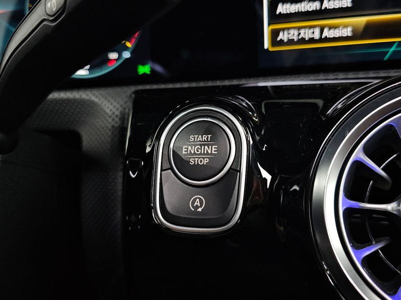 2021 Mercedes-Benz A-Class CLA250 4MATIC photo 28