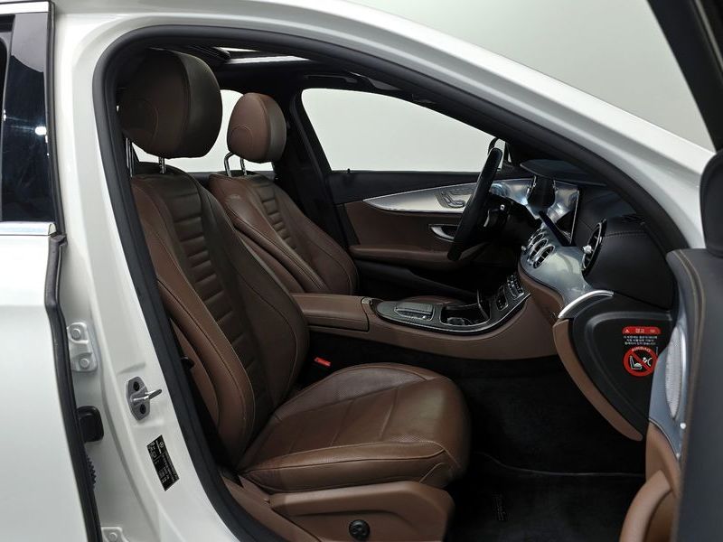 2021 Mercedes-Benz E-Class E350 4MATIC Avantgarde photo 10
