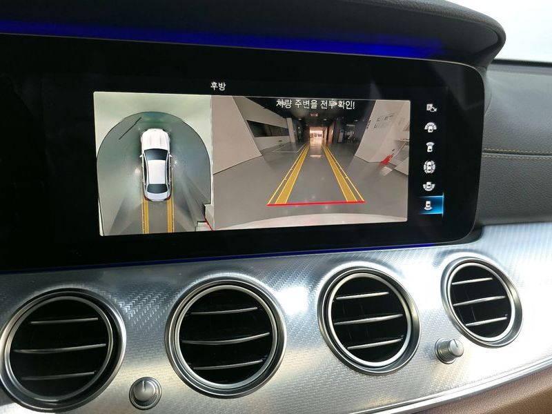 2021 Mercedes-Benz E-Class E350 4MATIC Avantgarde photo 15