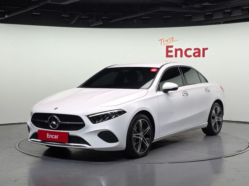 2024 Mercedes-Benz A-Class A220 Sedan photo 1