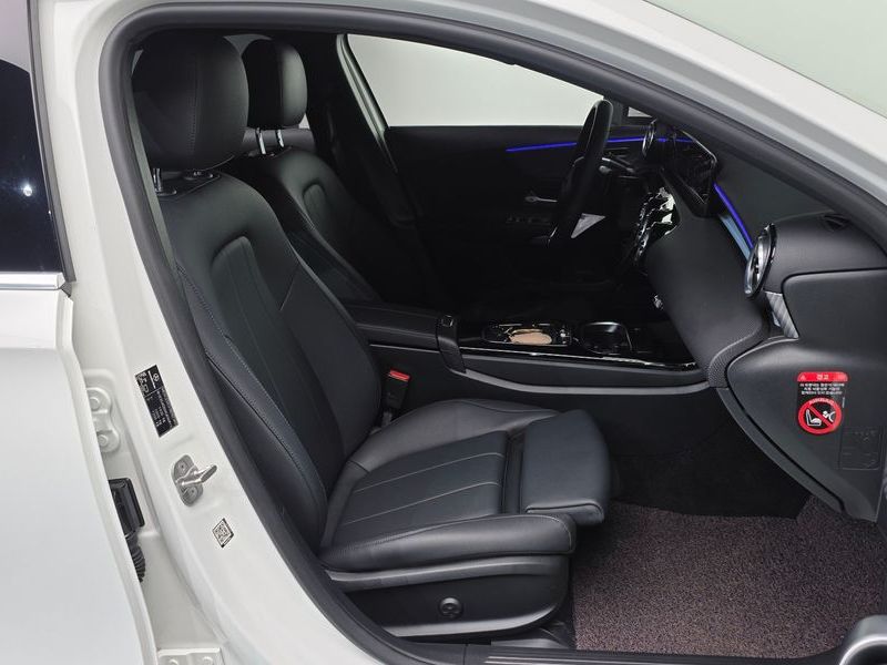 2024 Mercedes-Benz A-Class A220 Sedan photo 11