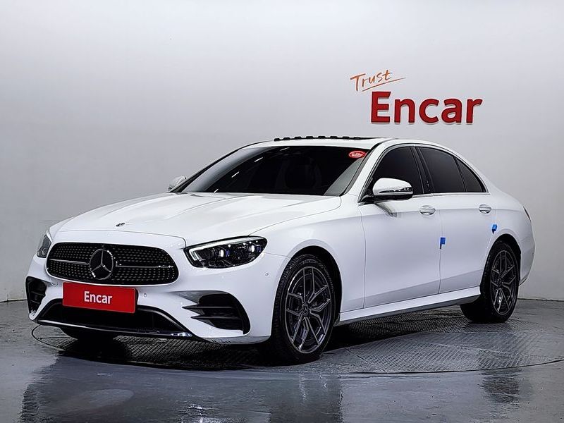 2023 Mercedes-Benz E-Class E220d 4MATIC AMG Line photo 1