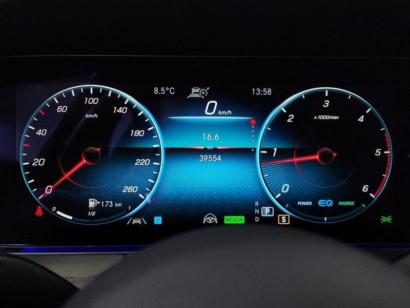 2023 Mercedes-Benz E-Class E220d 4MATIC AMG Line photo 8