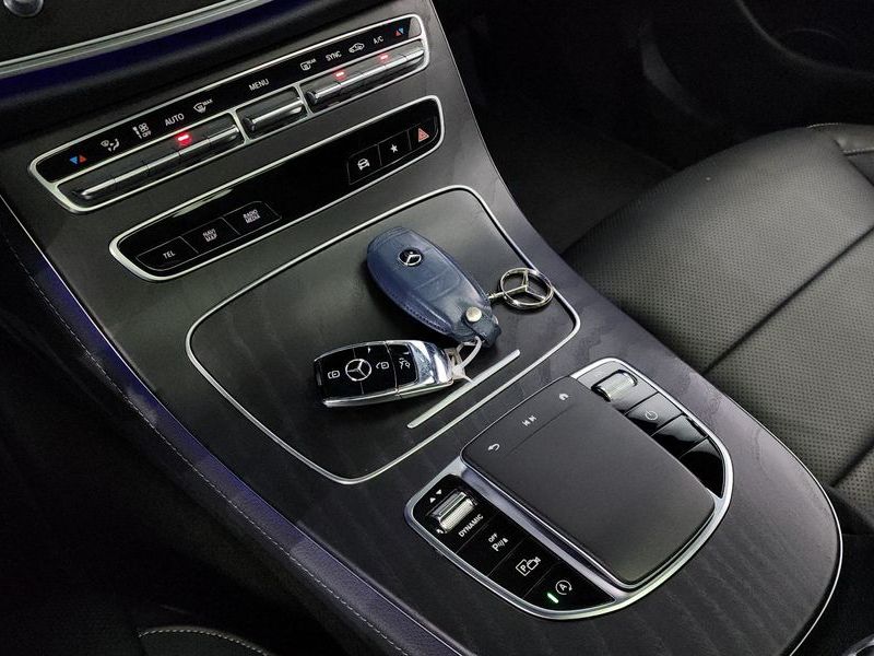 2023 Mercedes-Benz E-Class E220d 4MATIC AMG Line photo 16