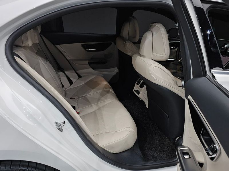 2023 Mercedes-Benz C-Class C300 4MATIC Avantgarde photo 11