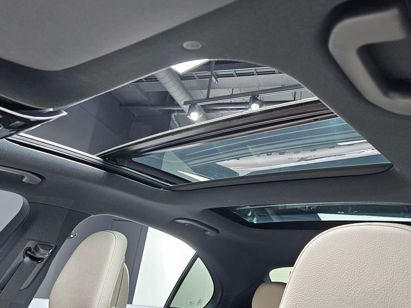 2023 Mercedes-Benz C-Class C300 4MATIC Avantgarde photo 19