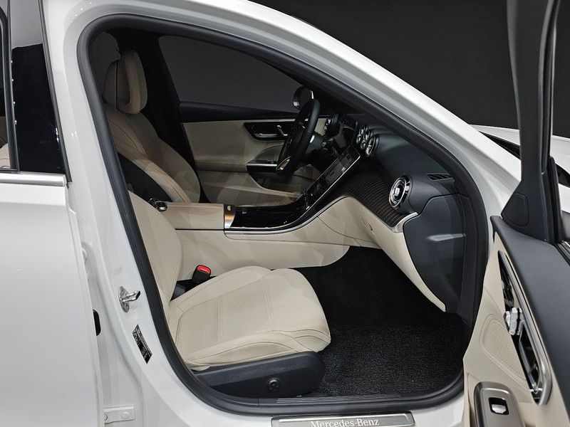 2023 Mercedes-Benz C-Class C300 4MATIC Avantgarde photo 26