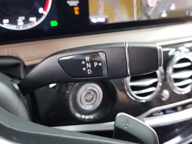 2020 Mercedes-Benz S-Class S350 d 4MATIC AMG Line photo 9