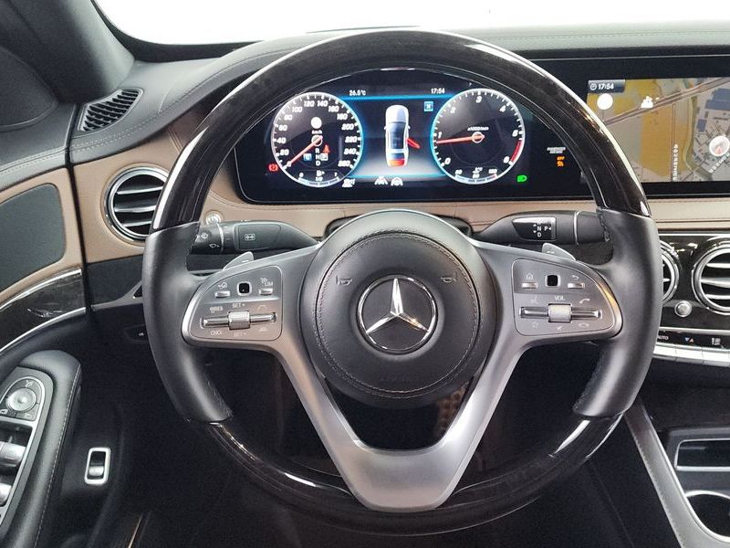 2020 Mercedes-Benz S-Class S350 d 4MATIC AMG Line photo 13