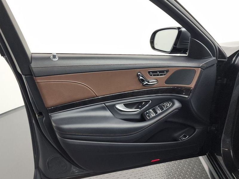 2020 Mercedes-Benz S-Class S350 d 4MATIC AMG Line photo 24