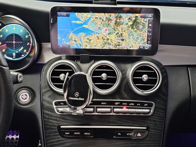 2021 Mercedes-Benz C-Class C200 Cabriolet photo 13
