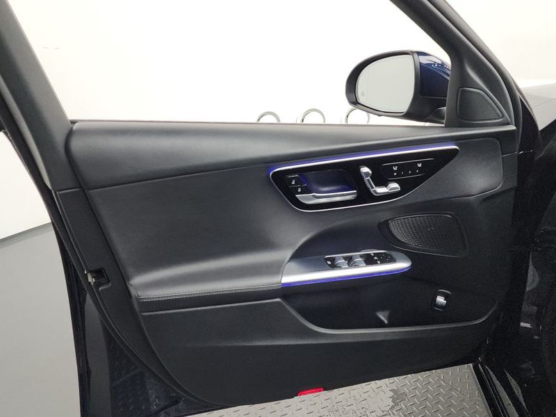 2022 Mercedes-Benz C-Class C200 4MATIC Avantgarde photo 24