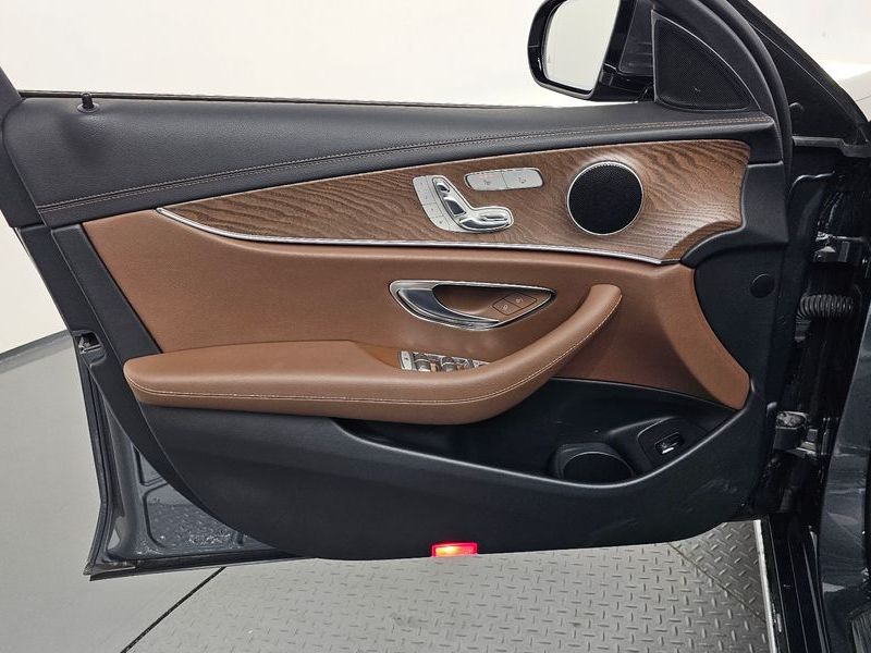 2023 Mercedes-Benz E-Class E250 Exclusive photo 24