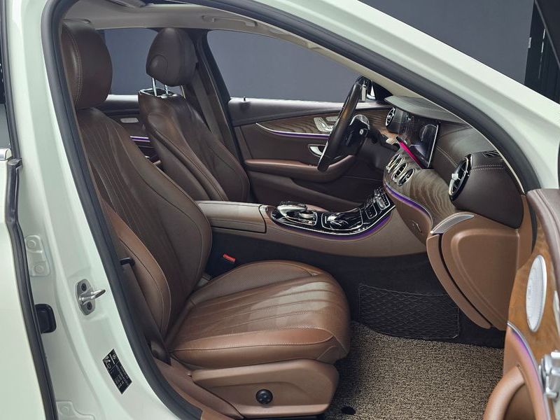 2020 Mercedes-Benz E-Class E300 4MATIC Exclusive photo 10