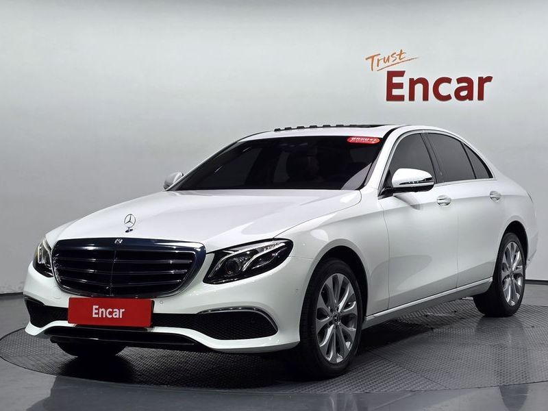 2020 Mercedes-Benz E-Class E300 4MATIC Exclusive photo 11