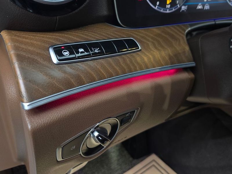 2020 Mercedes-Benz E-Class E300 4MATIC Exclusive photo 15