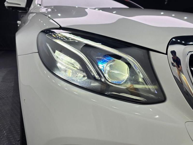2020 Mercedes-Benz E-Class E300 4MATIC Exclusive photo 23