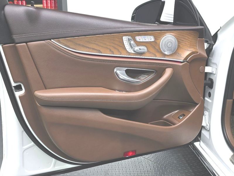 2020 Mercedes-Benz E-Class E300 4MATIC Exclusive photo 25