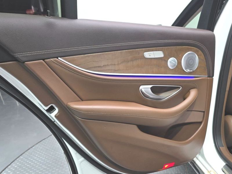 2020 Mercedes-Benz E-Class E300 4MATIC Exclusive photo 26