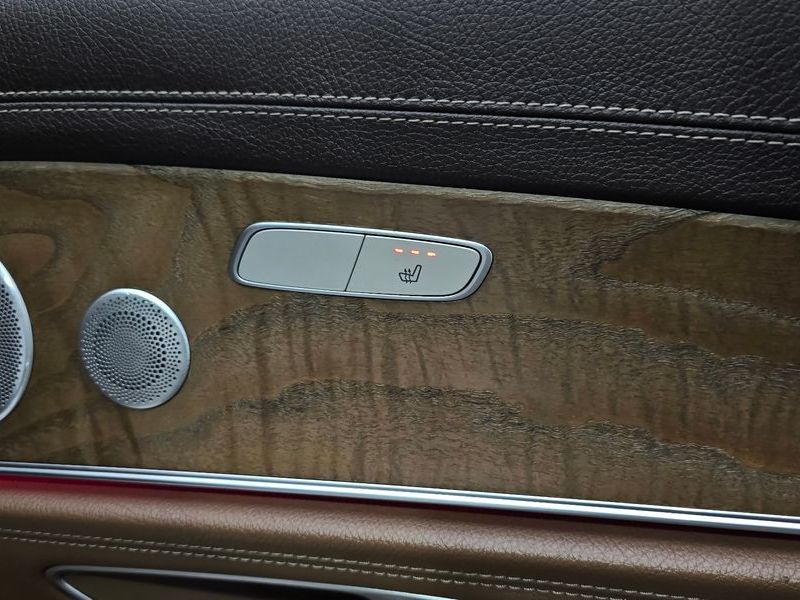 2020 Mercedes-Benz E-Class E300 4MATIC Exclusive photo 29