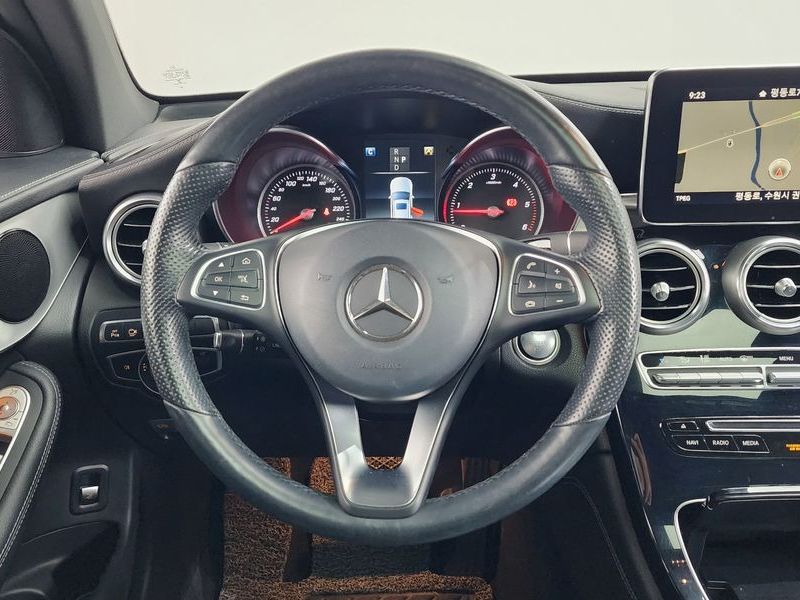 2018 Mercedes-Benz C-Class GLC220 d 4MATIC Premium Coupe photo 13