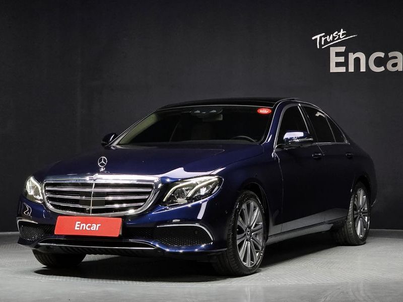 2017 Mercedes-Benz E-Class E400 4MATIC Exclusive photo 1