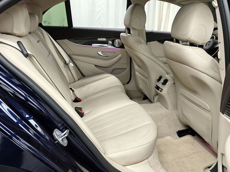 2017 Mercedes-Benz E-Class E400 4MATIC Exclusive photo 12